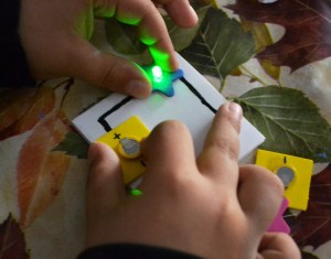 Circuits elèctrics amb pintura conductora