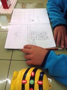 Tallers extraescolars - Robòtica amb Bee-Bot