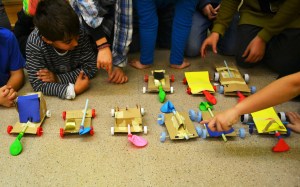 Tallers extraescolars - Cotxes propulsats amb globus