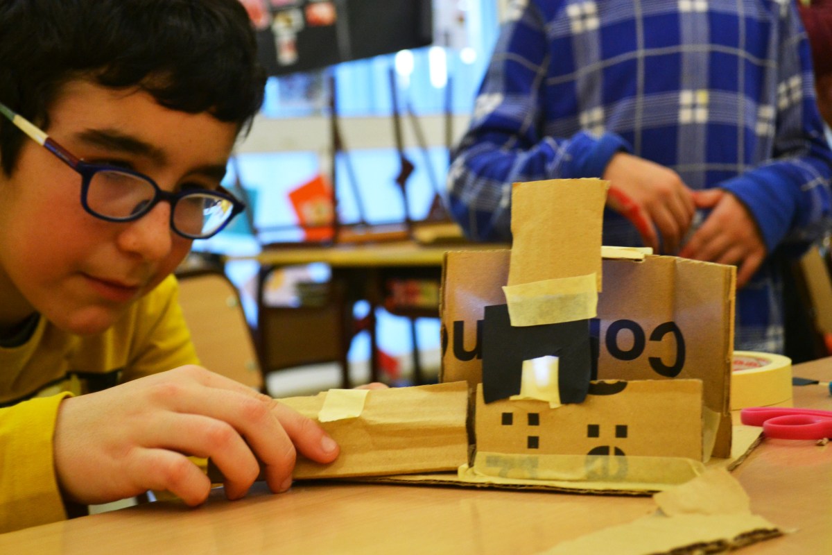 Tallers Extraescolars Circuits Elèctrics