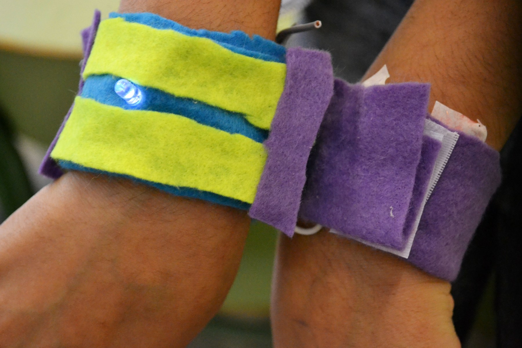 Tallers Extraescolars STEAM Wearable Circuits Barcelona