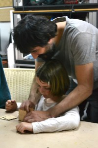 taller STEM/STEAM extraescolar/afterschool de labclub al made makerspace de barcelona amb 3d printer and laser-cutter