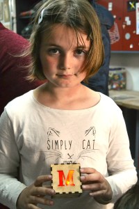 taller STEM/STEAM extraescolar/afterschool de labclub al made makerspace de barcelona amb 3d printer and laser-cutter