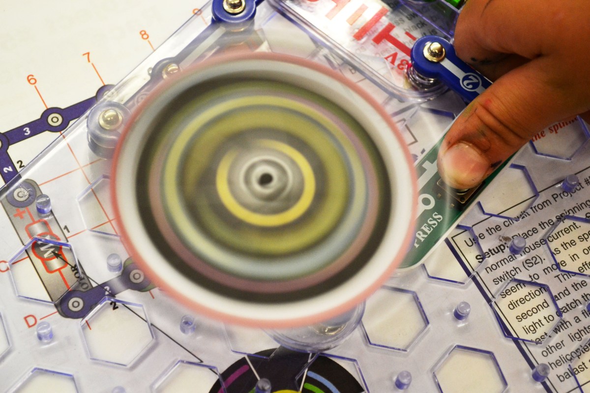 Tallers Extraescolars Ciència Efectes Òptics Barcelona