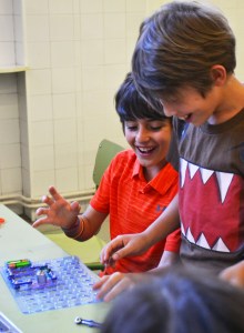 Tallers Extraescolars Ciència Efectes Òptics Barcelona