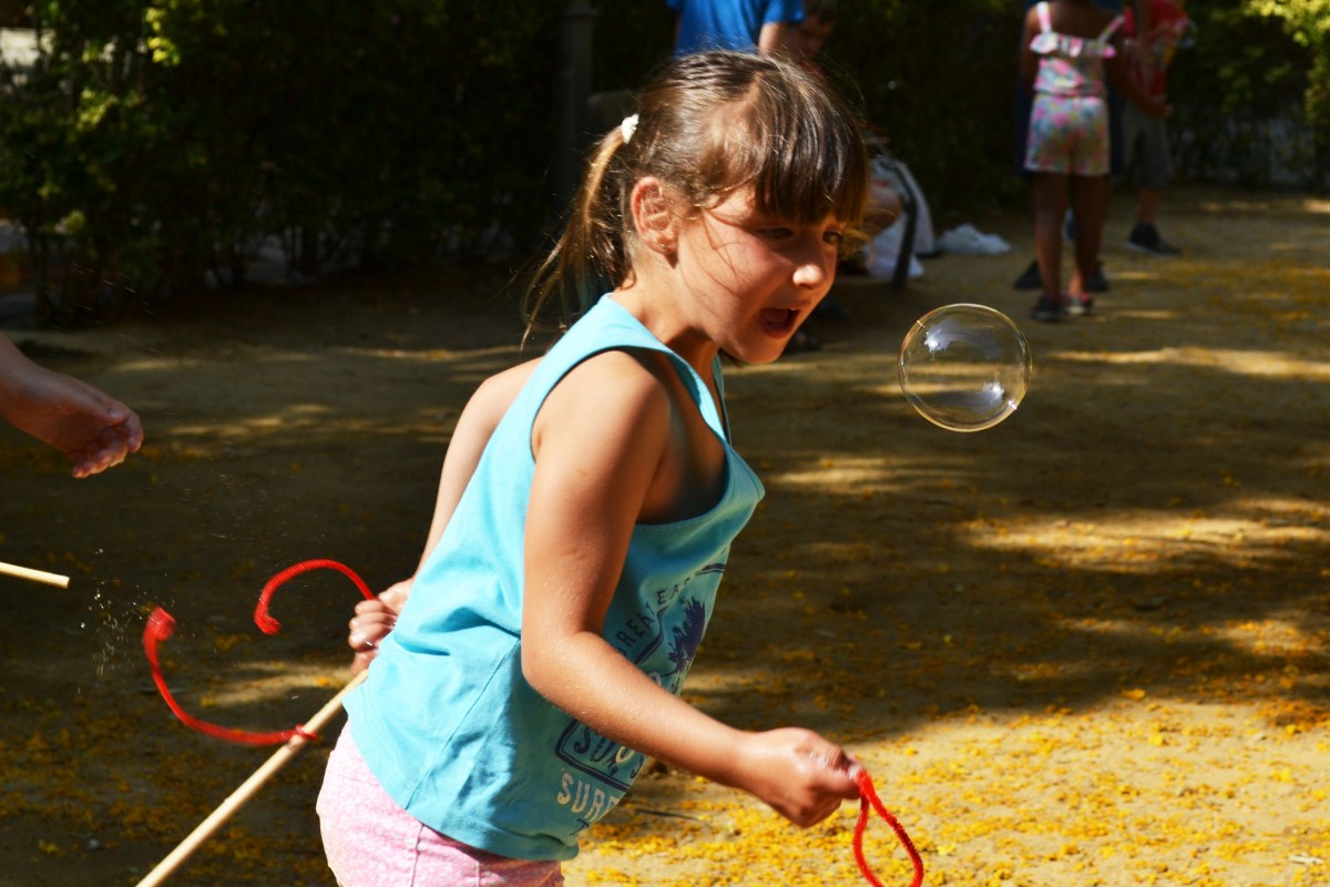 Tallers Extraescolars Ciència Bombolles Barcelona