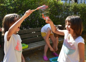 Tallers Extraescolars Ciència Bombolles Barcelona