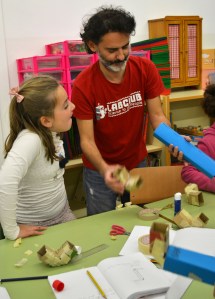 Taller construcció Periscopis Extraescolars Ciència Barcelona