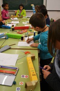 Taller construcció Periscopis Extraescolars Ciència Barcelona