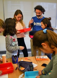 Taller Empremtes dactilars Dactiloscòpia Extraescolars Barcelona