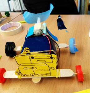 Taller Cotxes Elèctrics Extraescolars STEAM Barcelona