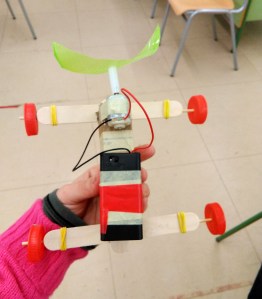 Taller Cotxes Elèctrics Extraescolars STEAM Barcelona