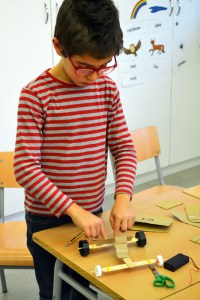 Taller Cotxes Elèctrics Extraescolars STEAM Barcelona