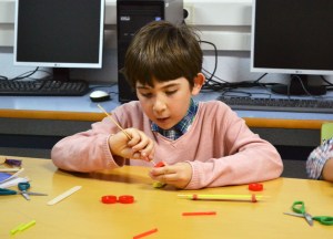 Taller Cotxes Elèctrics Extraescolars STEAM Barcelona