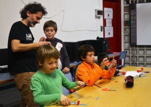 Taller Cotxes Elèctrics Extraescolars STEAM Barcelona