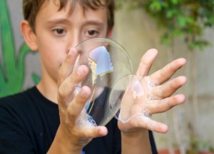 Tallers Extraescolars Ciència Bombolles Barcelona