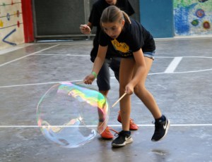 Tallers Extraescolars Ciència Bombolles Barcelona