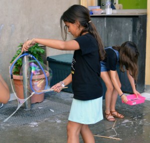 Tallers Extraescolars Ciència Bombolles Barcelona