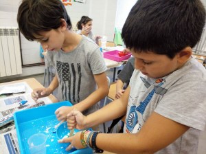 Tallers Extraescolars Ciència Badalona Fluids no-newtonians