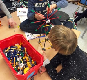 Tallers Extraescolars Robòtica Tecnologia Programació K'Nex Scratch STEAM