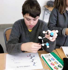 Tallers Extraescolars Barcelona Ciència Molècules Aminoàcids