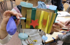 Tallers extraescolars - Cotxes propulsats amb globus STEAM Barcelona