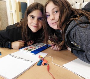 Tallers Extraescolars Ciència STEAM Circuits Play-Doh