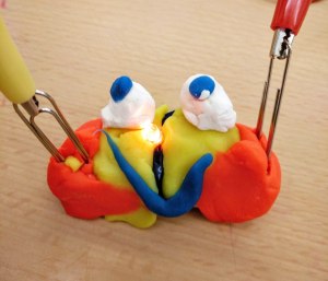 Tallers Extraescolars Ciència STEAM Circuits Play-Doh