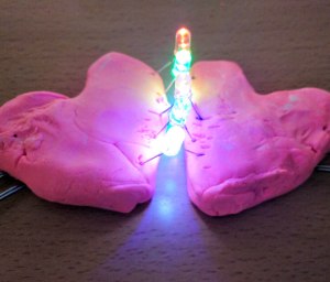 Tallers Extraescolars Ciència STEAM Circuits Play-Doh