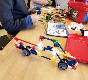 Tallers Extraescolars Robòtica Tecnologia Programació K'Nex Scratch STEAM