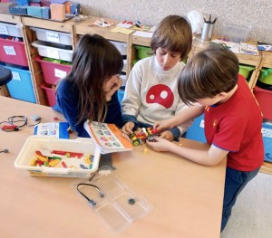 Taller Robòtica LEGO WeDo Extraescolars STEAM Barcelona