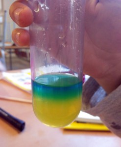 Tallers extraescolars química-física densitat dels líquids Badalona