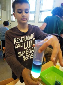 Tallers extraescolars química-física densitat dels líquids Badalona