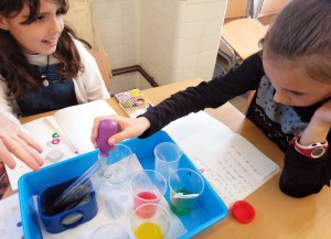 Tallers extraescolars química-física densitat dels líquids Badalona