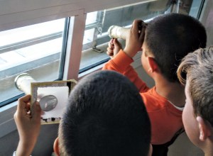 Tallers Extraescolars Ciència Cambra Fosca Càmera Obscura STEAM Barcelona