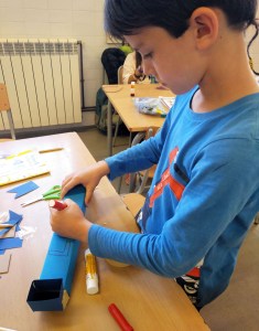 Taller construcció Periscopis Extraescolars Ciència Badalona