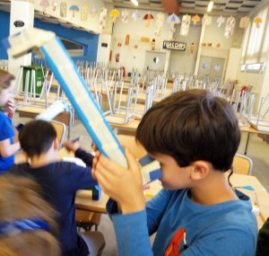 Taller construcció Periscopis Extraescolars Ciència Badalona