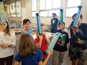 Taller construcció Periscopis Extraescolars Ciència Badalona