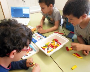 Taller Robòtica LEGO WeDo Extraescolars STEAM Barcelona