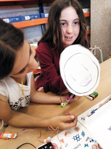 Tallers extraescolars STEAM Barcelona Circuits elèctrics littleBits