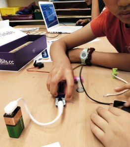 Tallers extraescolars STEAM Barcelona Circuits elèctrics littleBits