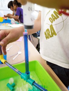 Taller Extraescolar Ciència Física Hidràulica STEAM Barcelona