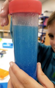 Tallers extraescolars química-física densitat dels líquids