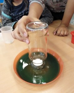 Tallers extraescolars Ciència química-física pressió de l'aire