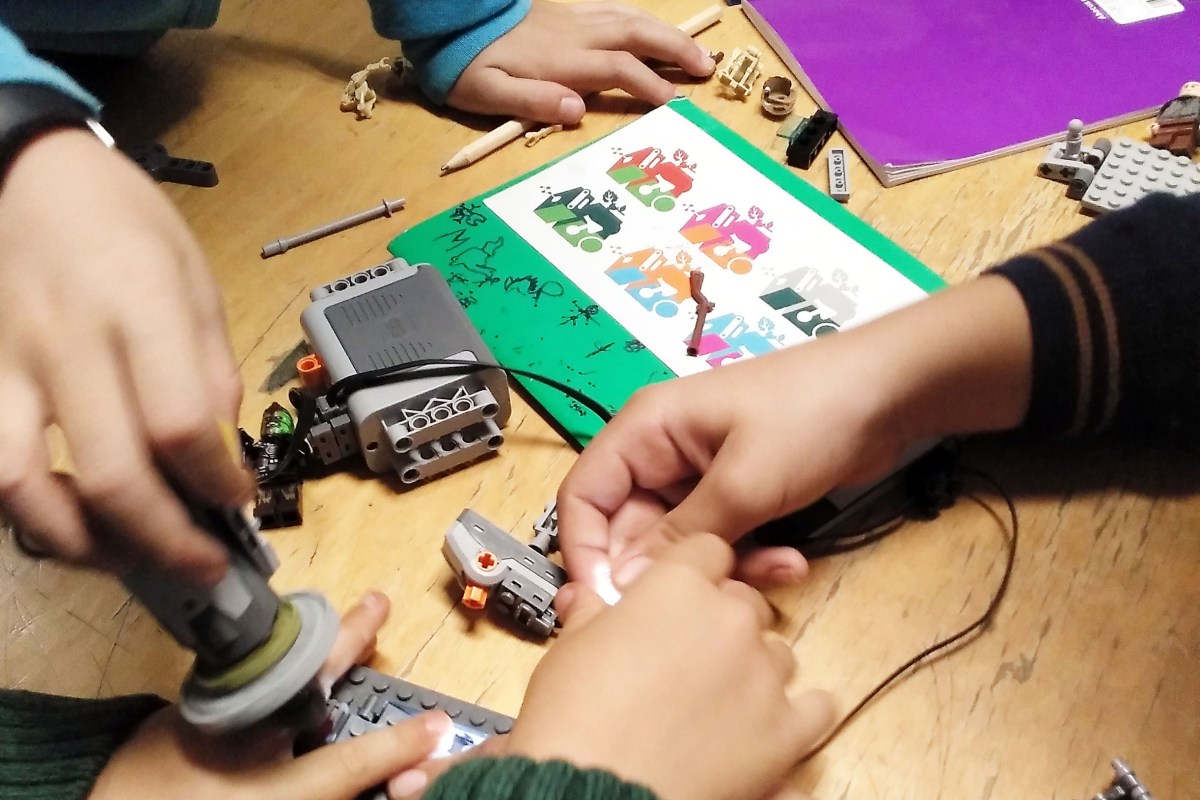 Taller Robòtica Mecànica LEGO Technic WeDo Extraescolars STEAM