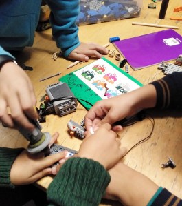 Taller Robòtica Mecànica LEGO Technic WeDo Extraescolars STEAM