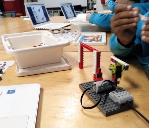 Taller Robòtica LEGO WeDo Extraescolars STEAM