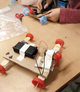 Taller Cotxes Elèctrics Extraescolars STEAM Barcelona