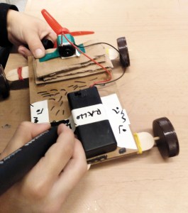 Taller Cotxes Elèctrics Extraescolars STEAM Barcelona