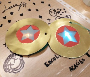 Tallers Extraescolars Tecnologia Maker STEAM Barcelona Decoracions de Nadal amb LEDs